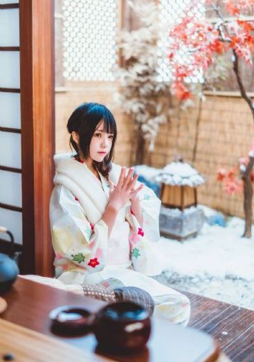 《艳色》写真在线观看_DVD在线手机播放